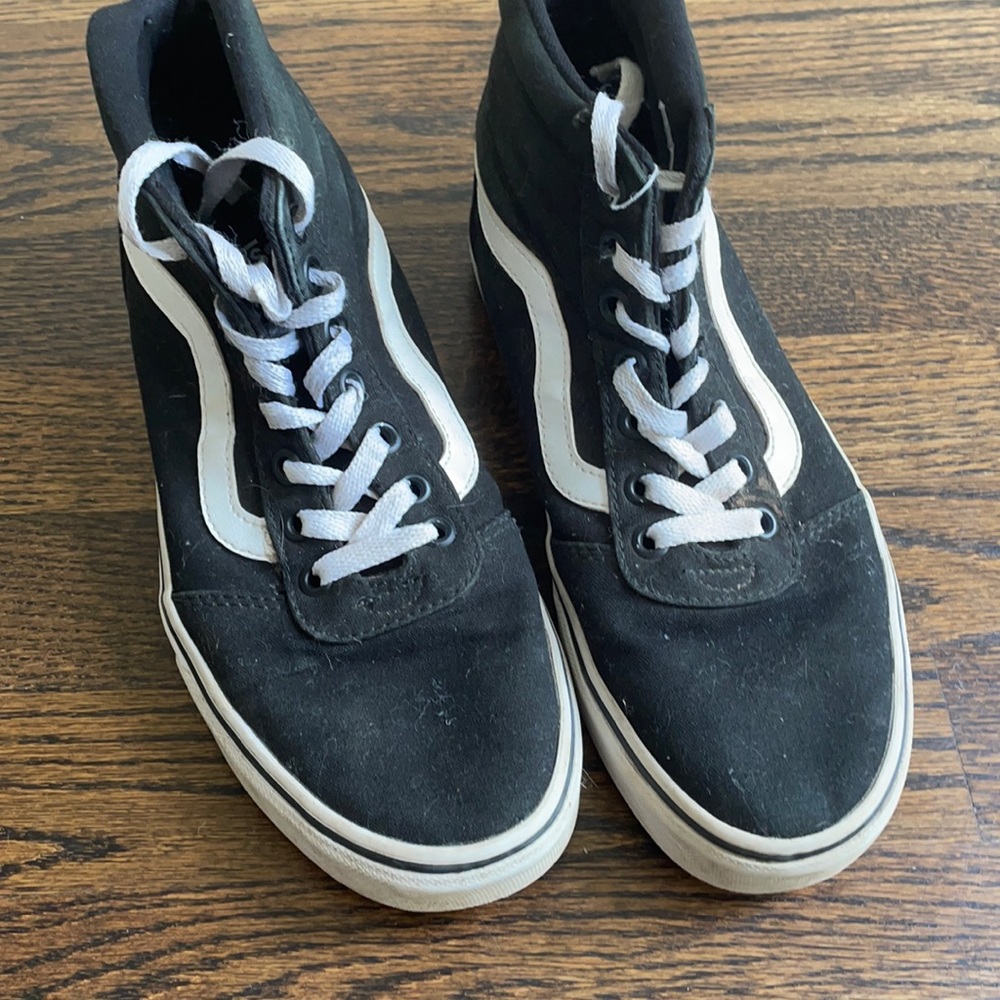 High top black
